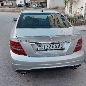 Mercedes-Benz C250 2011
