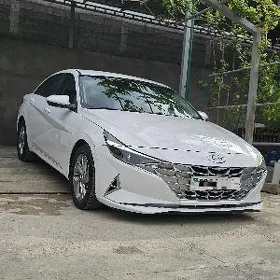 Hyundai Elantra 2022
