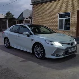 Toyota Camry 2018