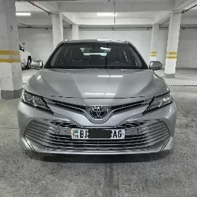 Toyota Camry 2018