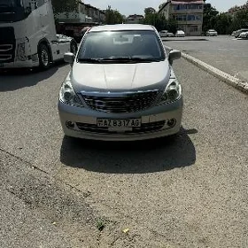 Nissan Versa 2012