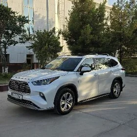 Toyota Highlander 2022