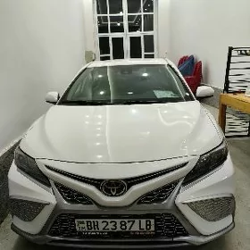 Toyota Camry 2021