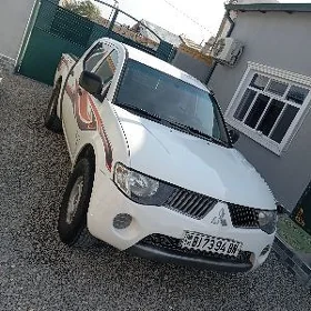Mitsubishi L200 2009