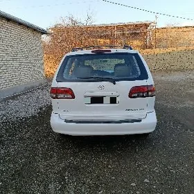 Toyota Sienna 2001