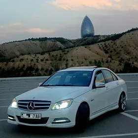 Mercedes-Benz C300 2010