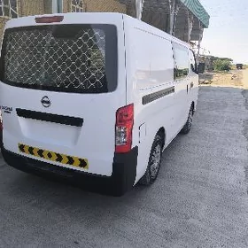 Nissan Urvan 2021