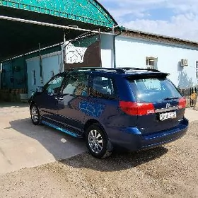 Toyota Sienna 2004