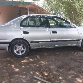 Toyota Carina 1994