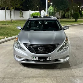 Hyundai Sonata 2010