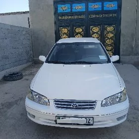 Toyota Camry 2000