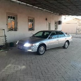 Toyota Camry 2000