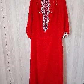 Yakaly gyzyl koynek