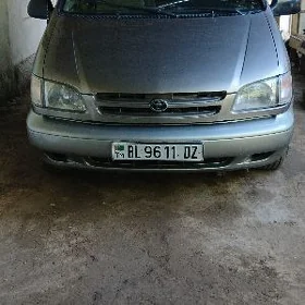 Toyota Sienna 1999