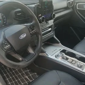 Ford Explorer 2024