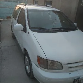 Toyota Sienna 2000