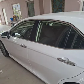 Toyota Camry Hybrid 2022