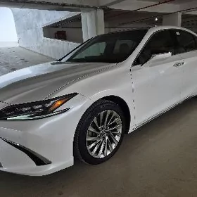 Lexus ES 350 2019