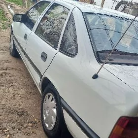 Opel Vectra 1990