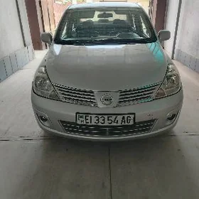 Nissan Versa 2011