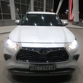 Toyota Highlander 2021