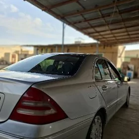 Mercedes-Benz C-Class 2001