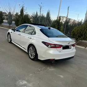 Toyota Camry 2021