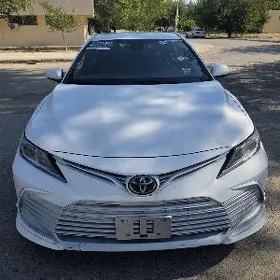 Toyota Camry 2023