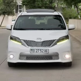 Toyota Sienna 2015