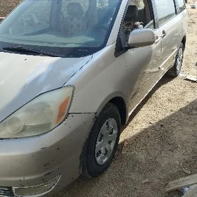 Toyota Sienna 2005