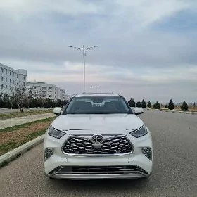 Toyota Highlander 2020