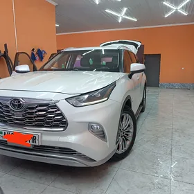Toyota Highlander 2022