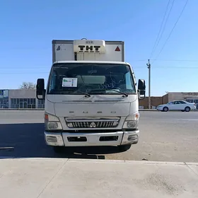 Mitsubishi Canter 2025