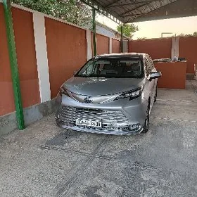 Toyota Sienna 2022