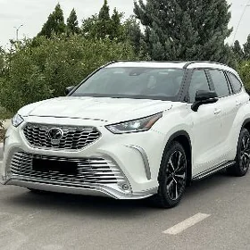 Toyota Highlander 2021