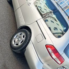 Toyota Sienna 2003