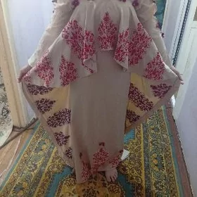 платья