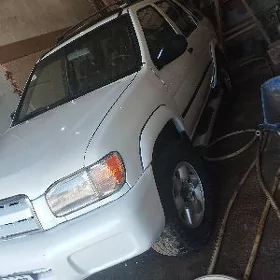 Nissan Pathfinder 2001