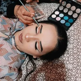 salon model