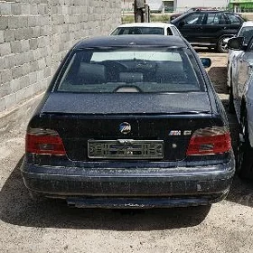BMW E39 1998