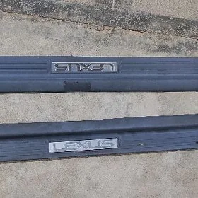 Jipleriň ähli plastmaslary bar