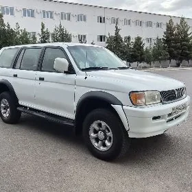 Mitsubishi Montero 1998