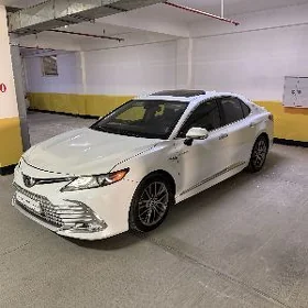 Toyota Camry 2021