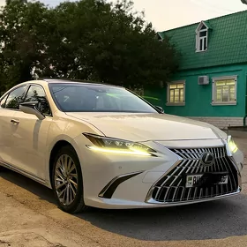 Lexus ES 350 2020