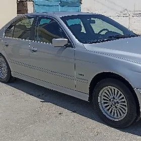 BMW E39 1998