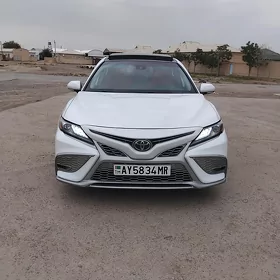 Toyota Camry 2021