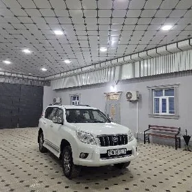 Toyota Land Cruiser Prado 2013