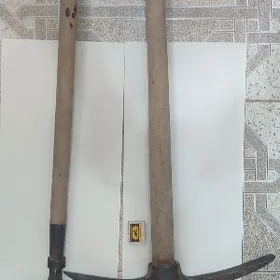 Лопата и кирка