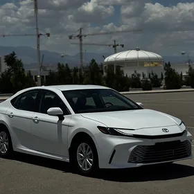 Toyota Camry Hybrid 2024