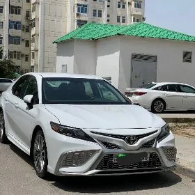 Toyota Camry 2021